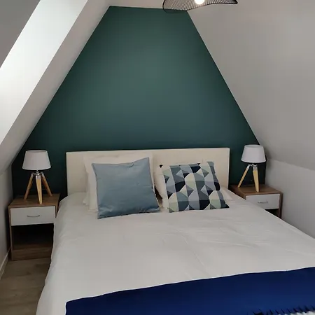 Feriehus Maison Renovee & Spacieuse, Ideale Familles & Groupes, Proche Aeroport