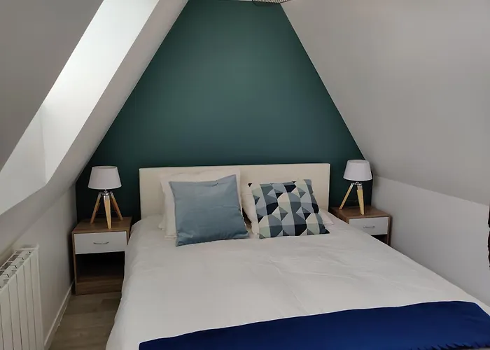 Ferienhaus Maison Renovee & Spacieuse, Ideale Familles & Groupes, Proche Aeroport