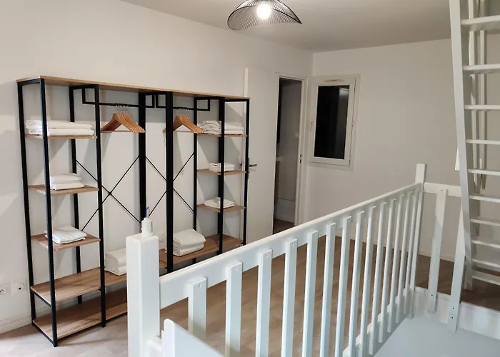 Maison Renovee & Spacieuse, Ideale Familles & Groupes, Proche Aeroport Ferienhaus *