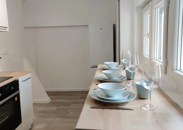 Maison Renovee & Spacieuse, Ideale Familles & Groupes, Proche Aeroport Ferienhaus