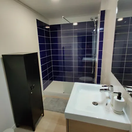 Maison Renovee & Spacieuse, Ideale Familles & Groupes, Proche Aeroport Holiday home Beauvais